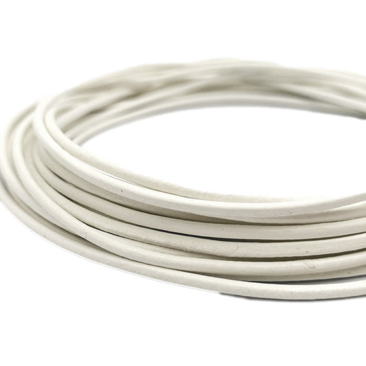 ShapesbyX Weiße 5 Yards 2,0 mm runde Echtlederschnüre, Rindsleder, hergestellt für die Schmuckherstellung in Armbändern und Halsketten